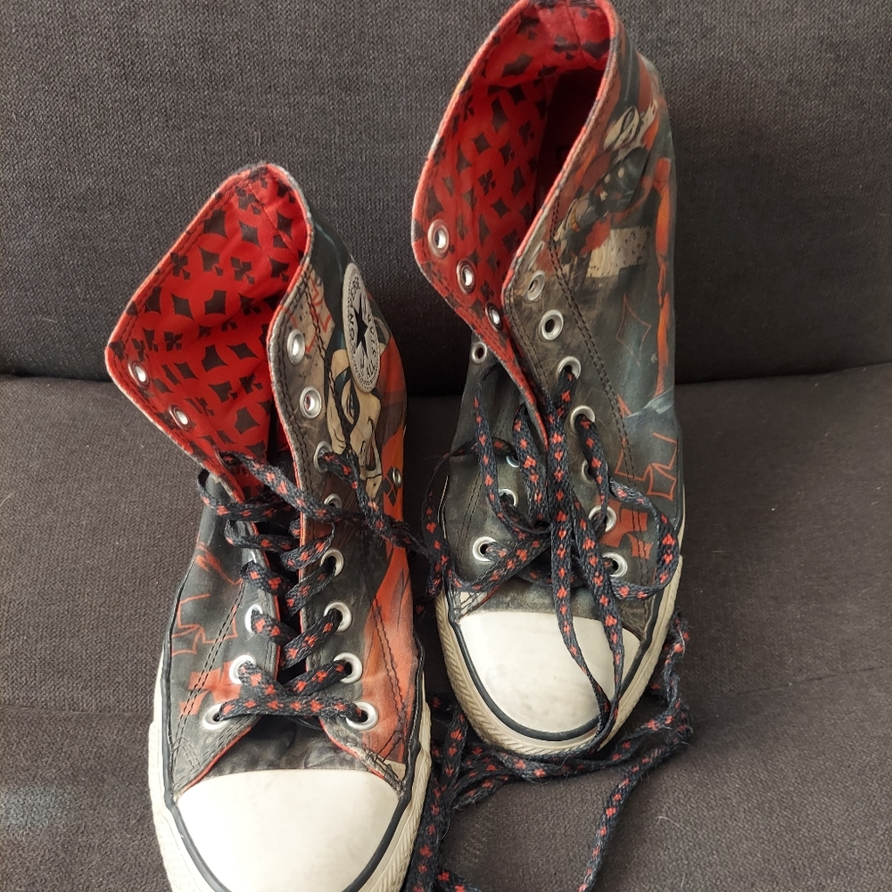Harley Quinn Converse